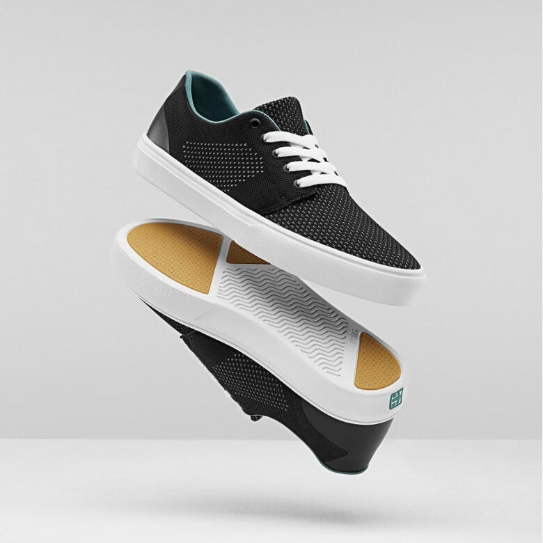 10051452_etnies_stratus_black_z.jpg