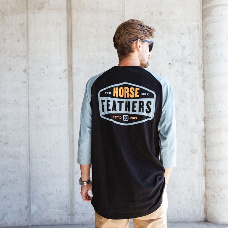 triko HORSEFEATHERS Hexagon II Raglan BLACK