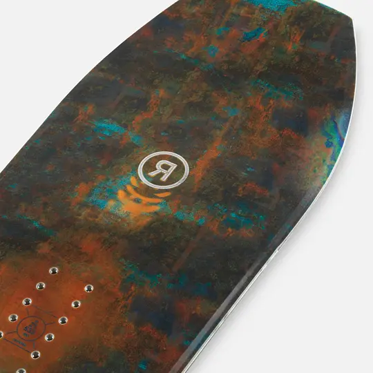 Diseño de tabla de snowboard RIDE Warpig